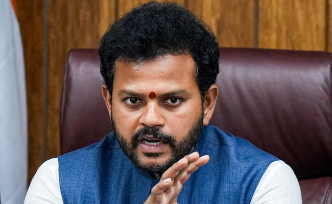 Aircraft shortage major bottleneck for expansion of aviation sector in India: Naidu